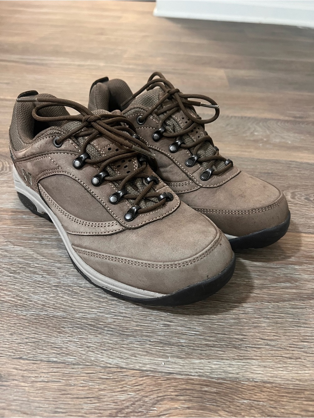 New Balance Brown Suede Lace-Up Casual Walking Shoes